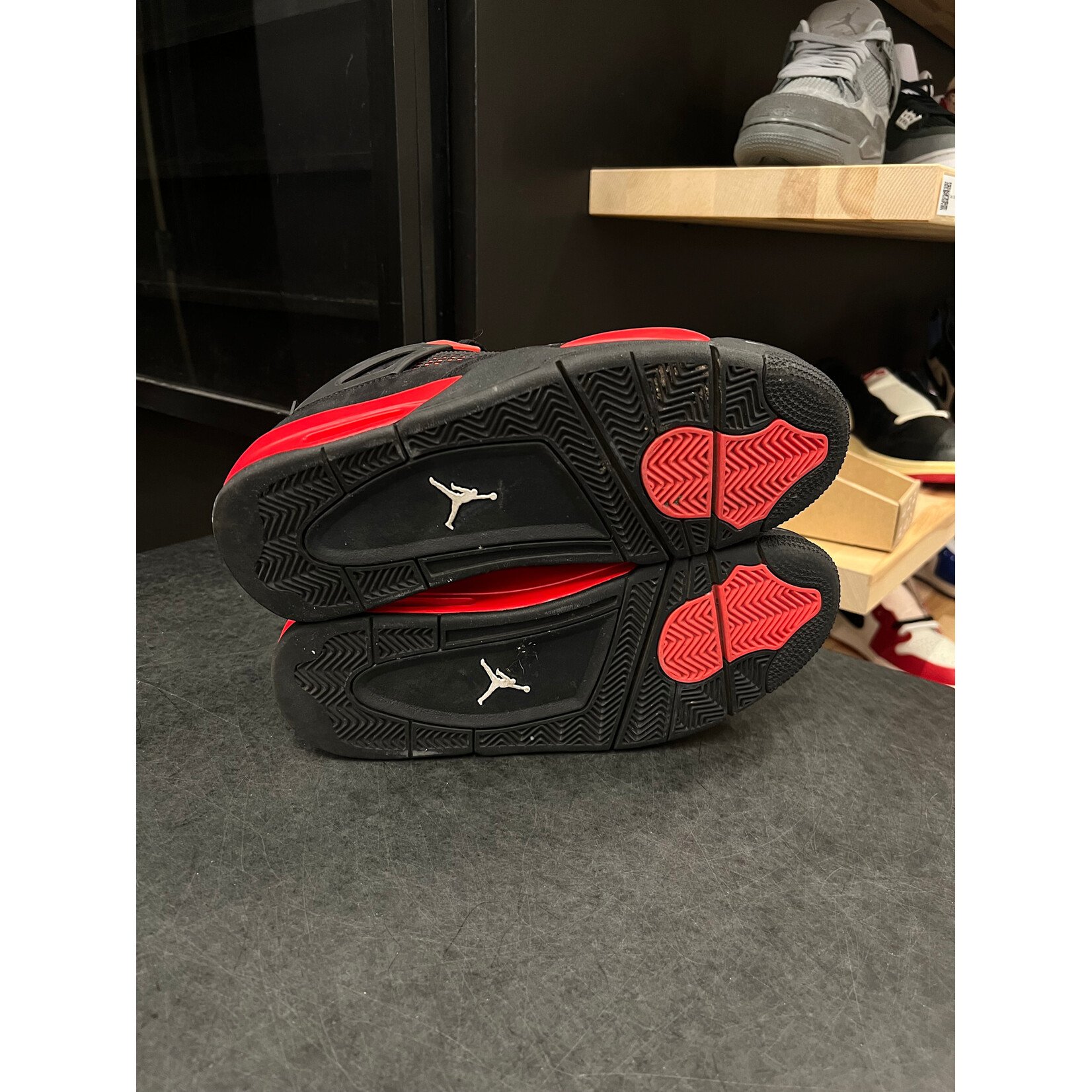 Jordan Jordan 4 Retro Red Thunder Size 9, PREOWNED