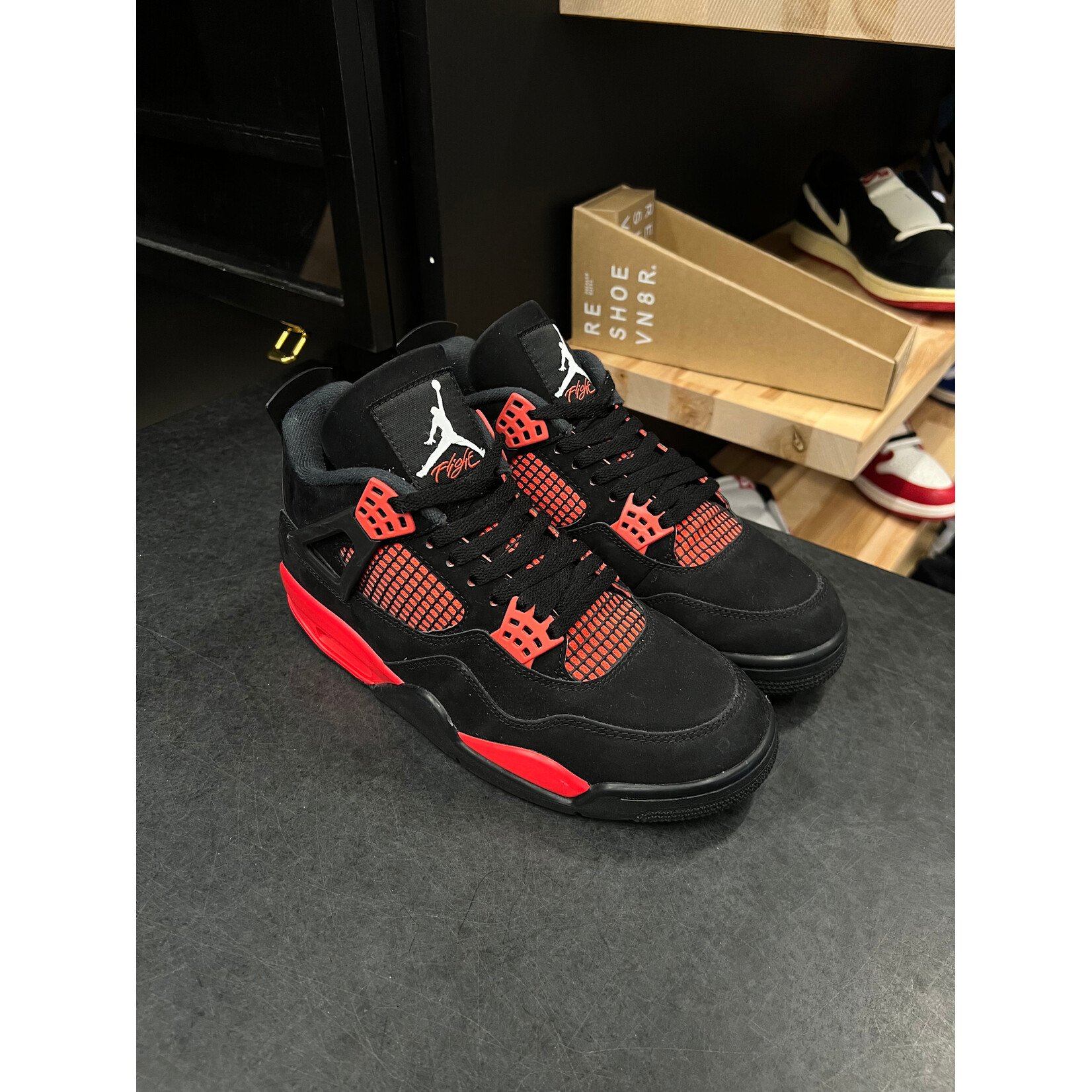 Jordan Jordan 4 Retro Red Thunder Size 9, PREOWNED
