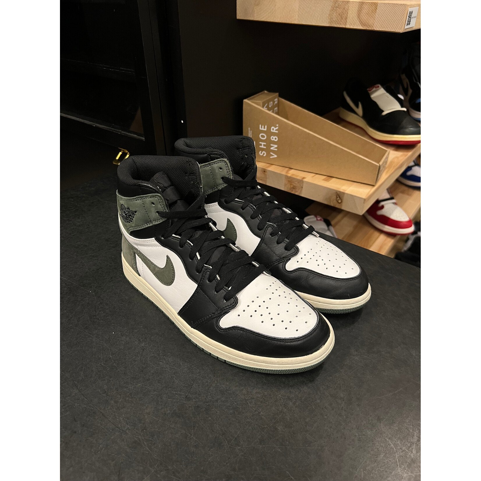 Jordan Jordan 1 Retro High Clay Green Size 11, PREOWNED