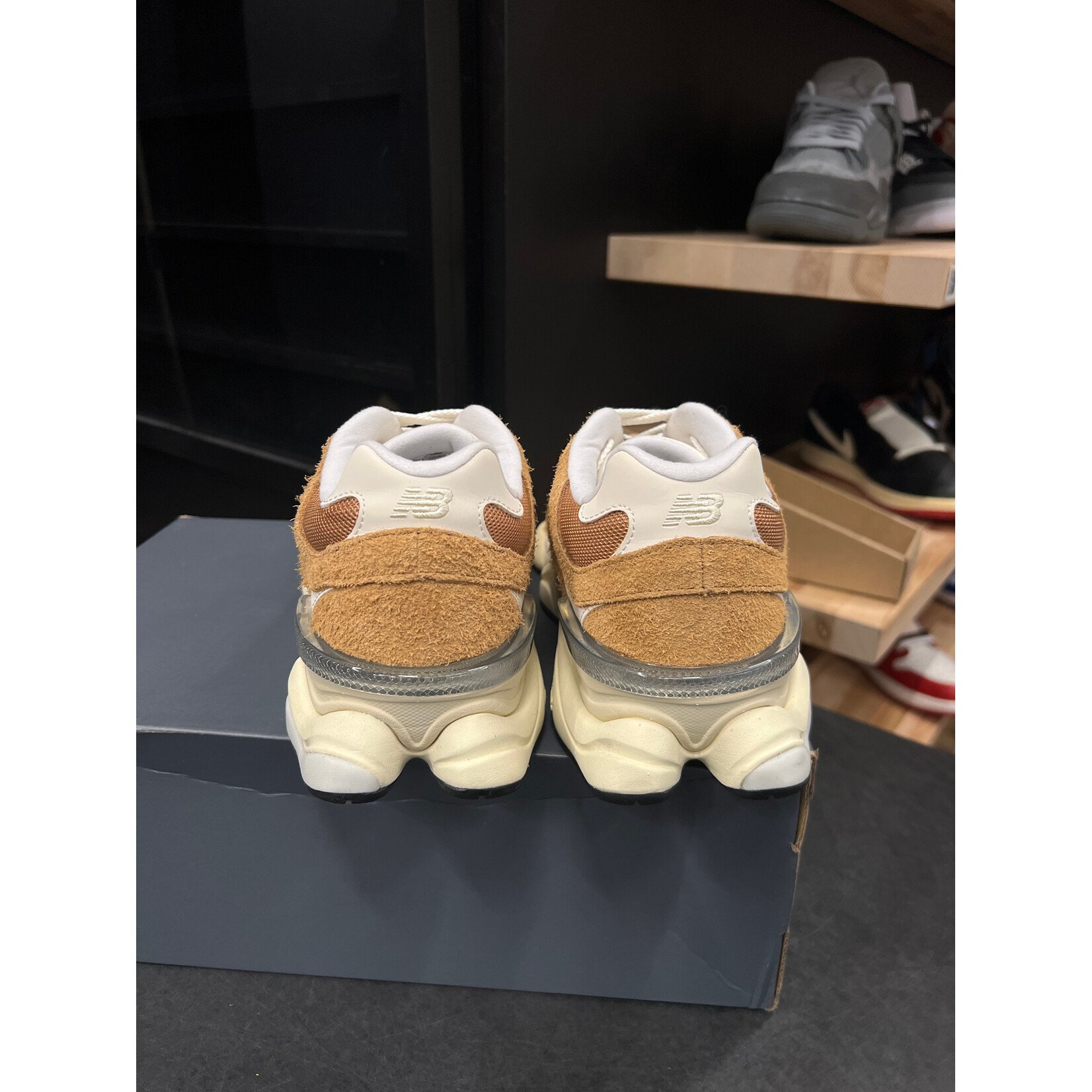 Nike New Balance 9060 Great Plains Size 10.5, PREOWNED