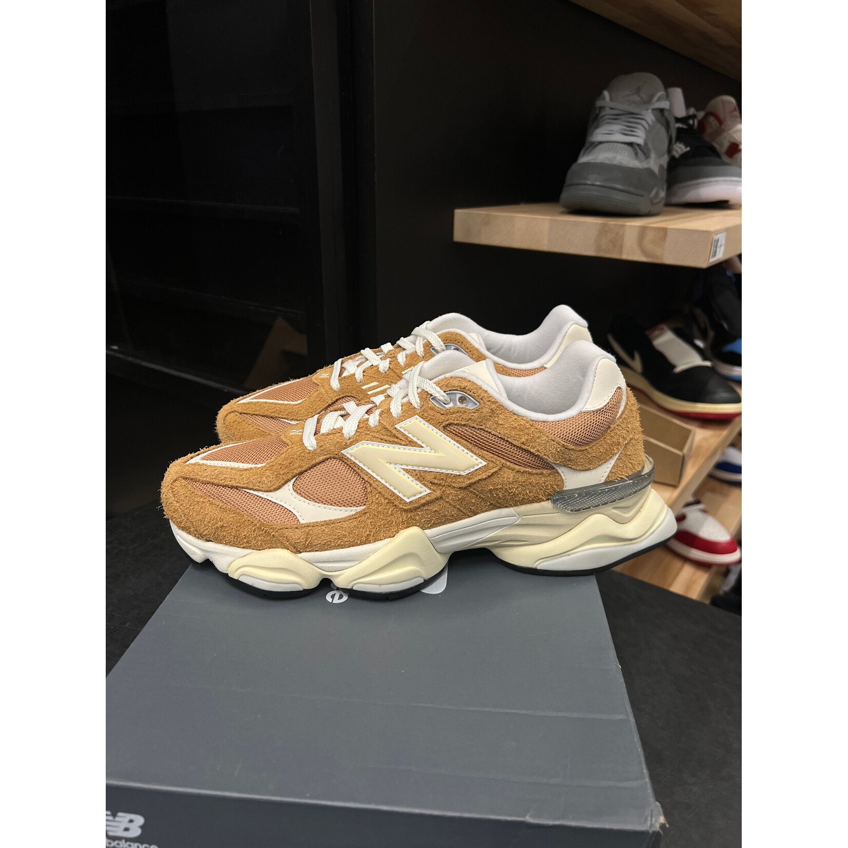 Nike New Balance 9060 Great Plains Size 10.5, PREOWNED