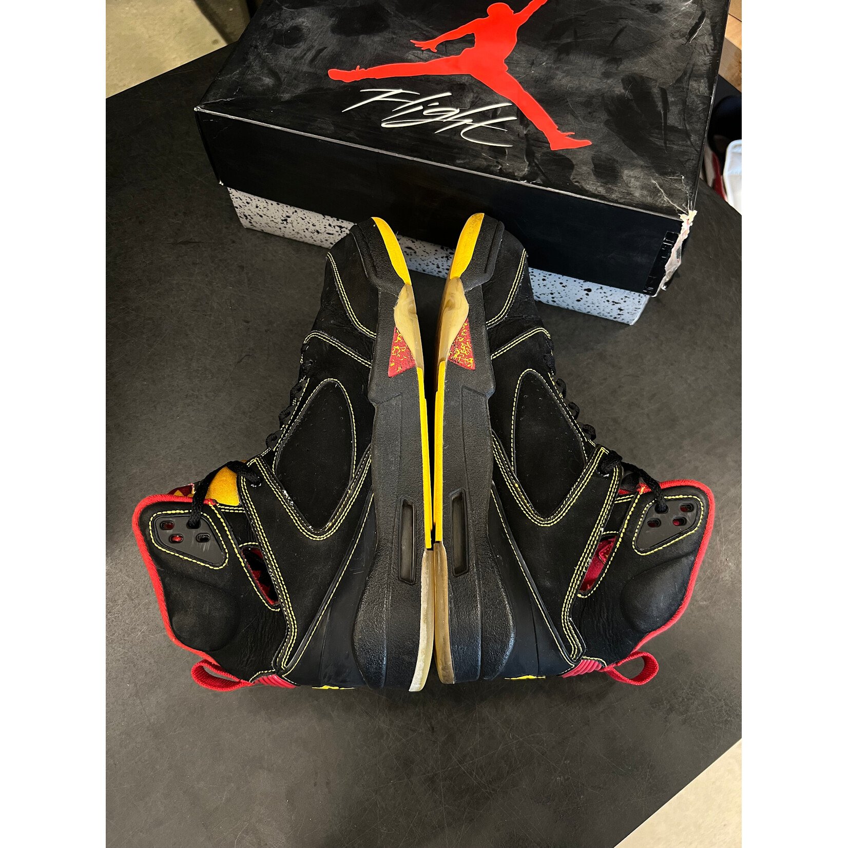 Jordan Jordan Sixty Plus Atlanta Hawks Size 10.5, PREOWNED