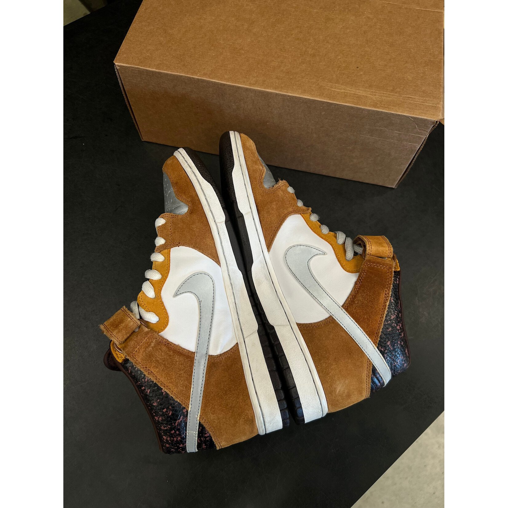 Nike Nike SB Dunk Mid Fender Bass Size 12, PREOWNED