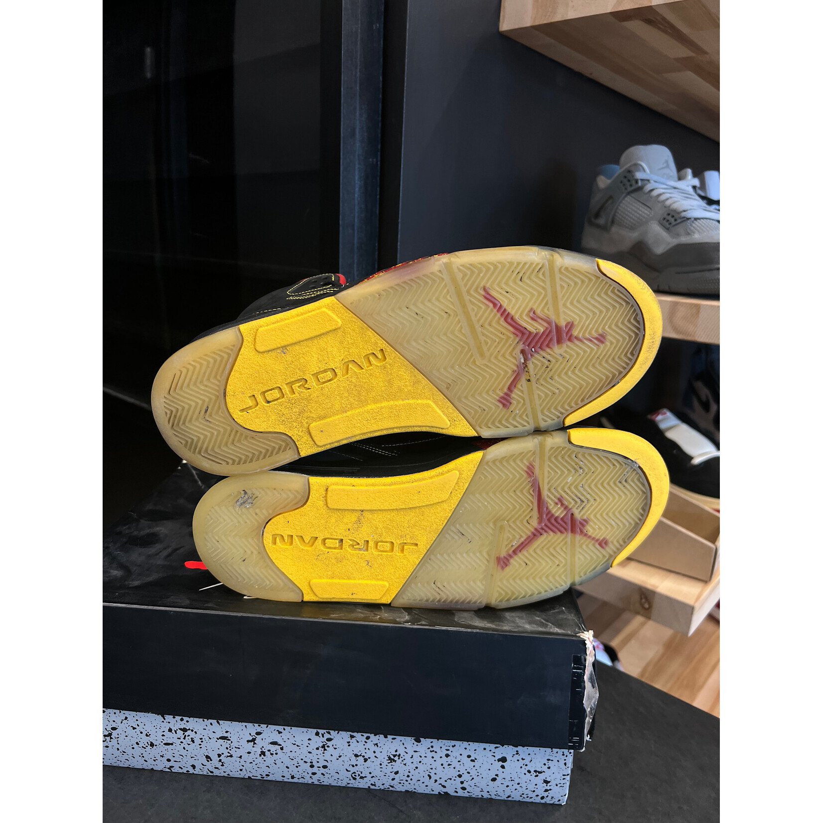 Jordan Jordan Sixty Plus Atlanta Hawks Size 10.5, PREOWNED