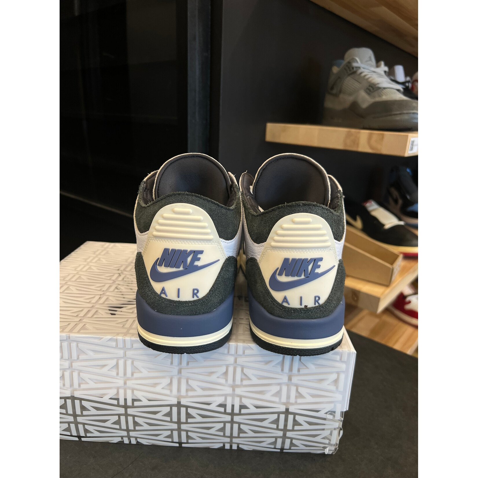 Jordan Jordan 3 Retro OG SP A Ma Maniére Diffused Blue Size 10, PREOWNED