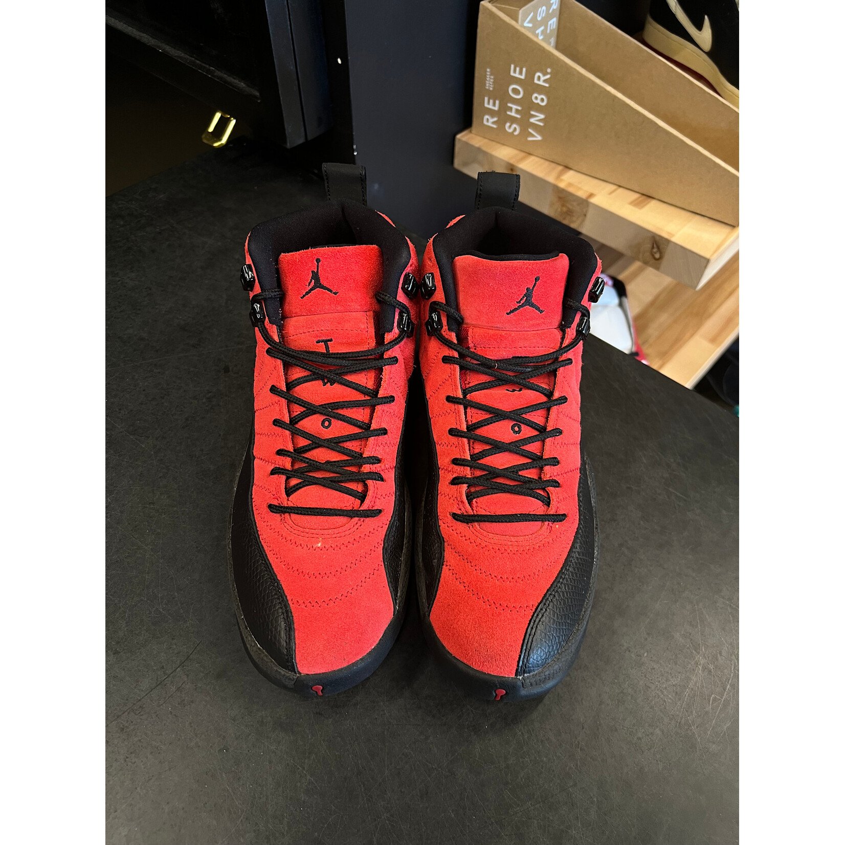 Jordan Jordan 12 Retro Reverse Flu Game Size 8.5, PREOWNED