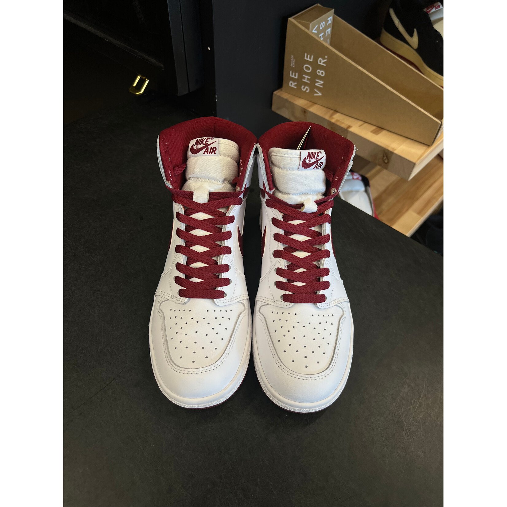 Jordan Jordan 1 Retro High '85 OG Metallic Burgundy Size 8.5, PREOWNED