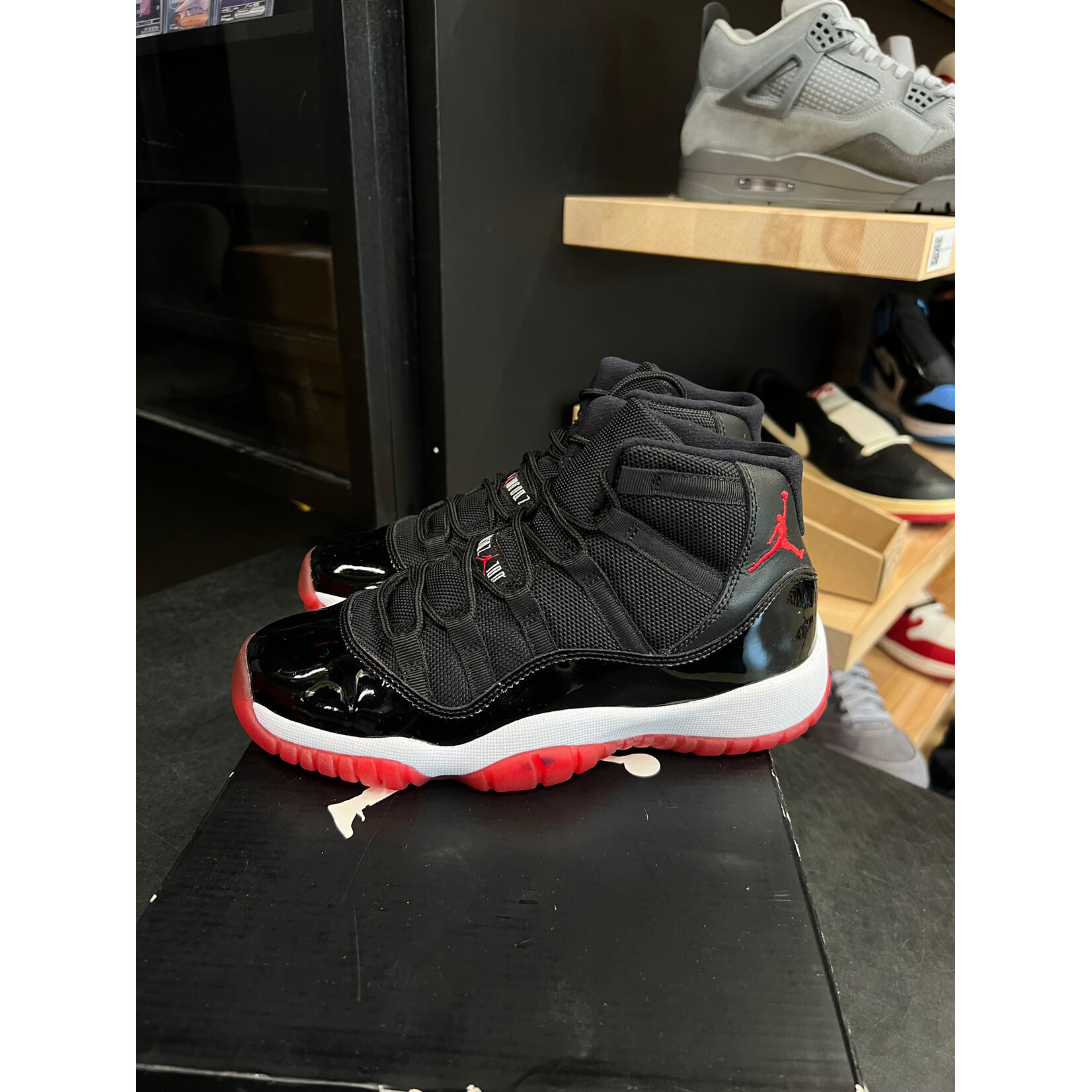 Jordan Jordan 11 Retro Playoffs (2012) (GS) Size 4, PREOWNED