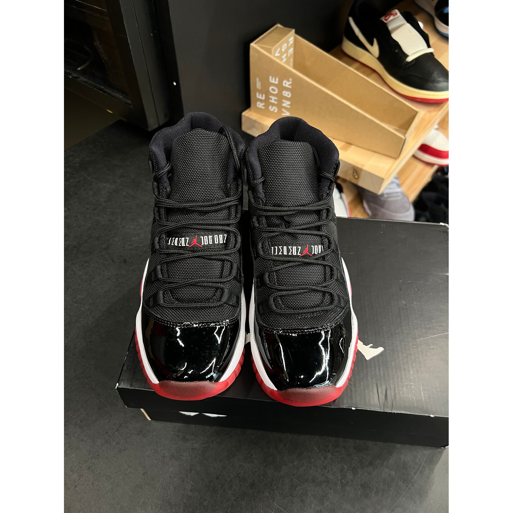 Jordan Jordan 11 Retro Playoffs (2012) (GS) Size 4, PREOWNED