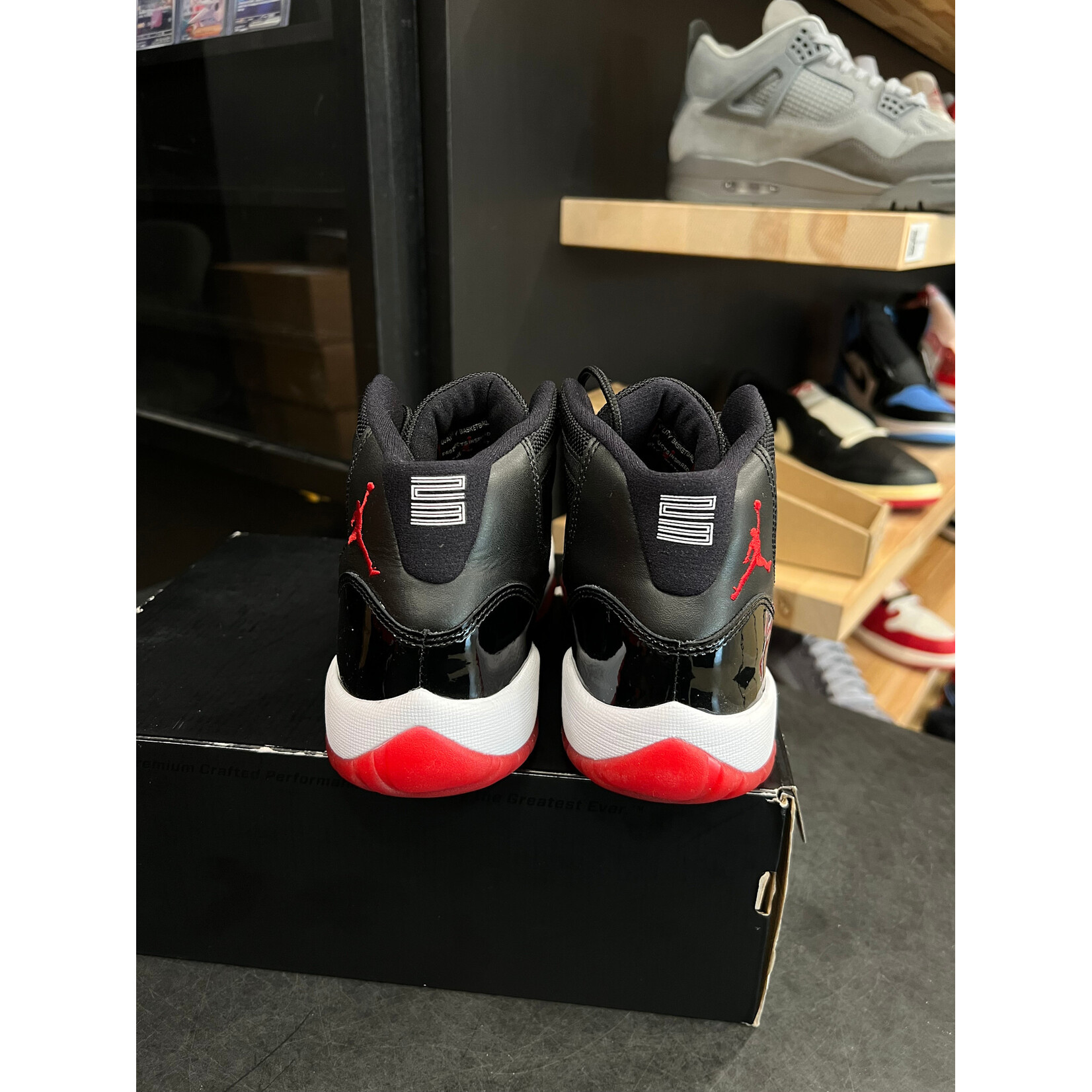 Jordan Jordan 11 Retro Playoffs (2012) (GS) Size 4, PREOWNED