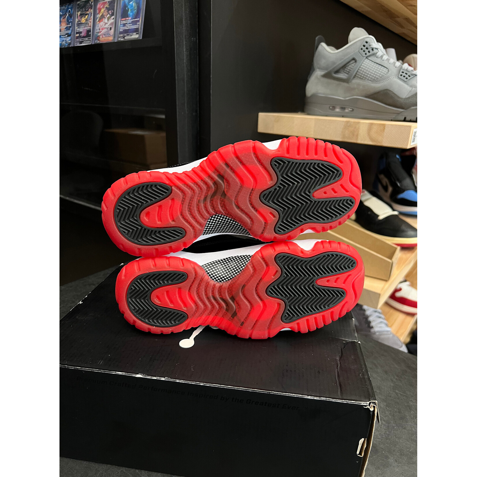 Jordan Jordan 11 Retro Playoffs (2012) (GS) Size 4, PREOWNED