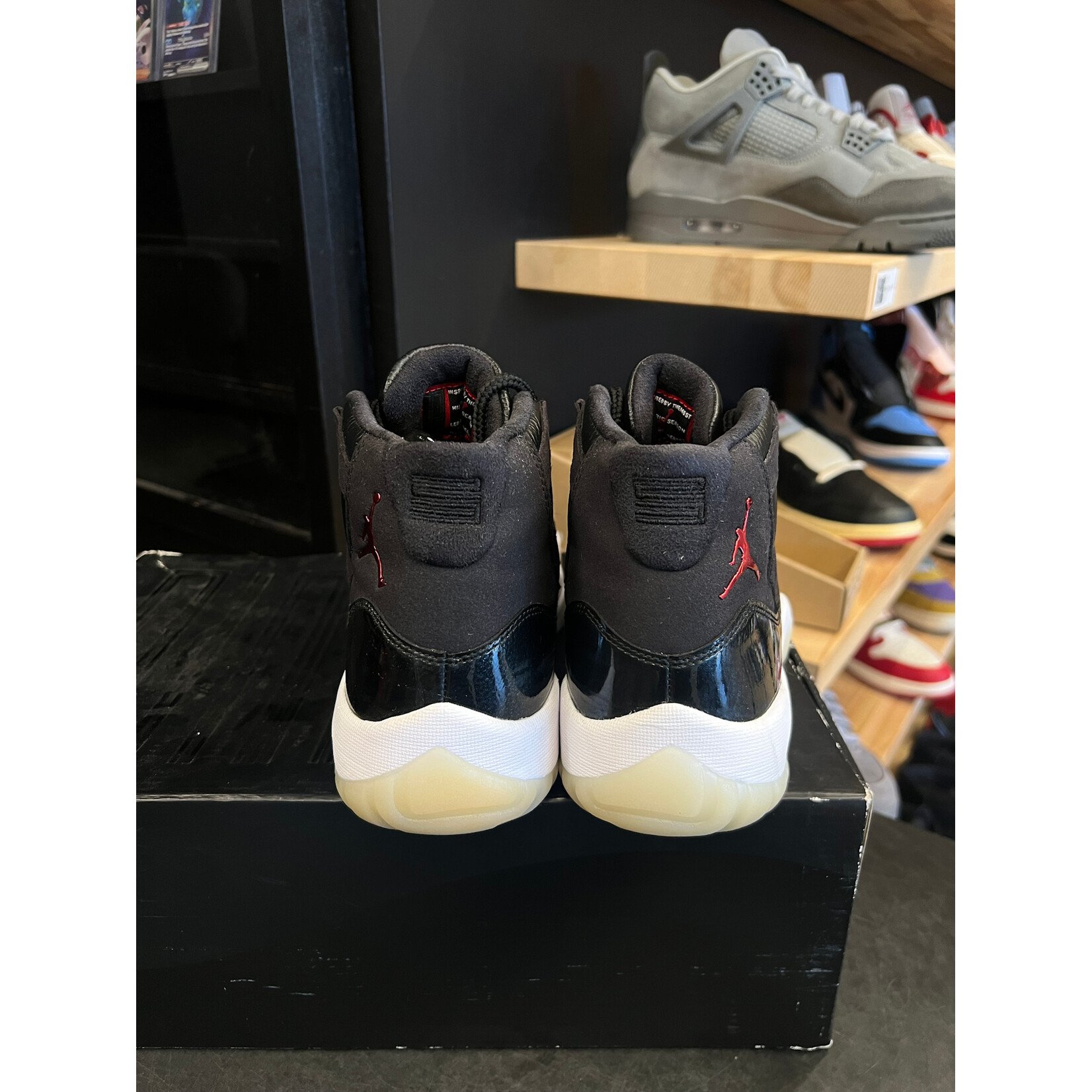 Jordan Jordan 11 Retro 72-10 Size 8.5, PREOWNED
