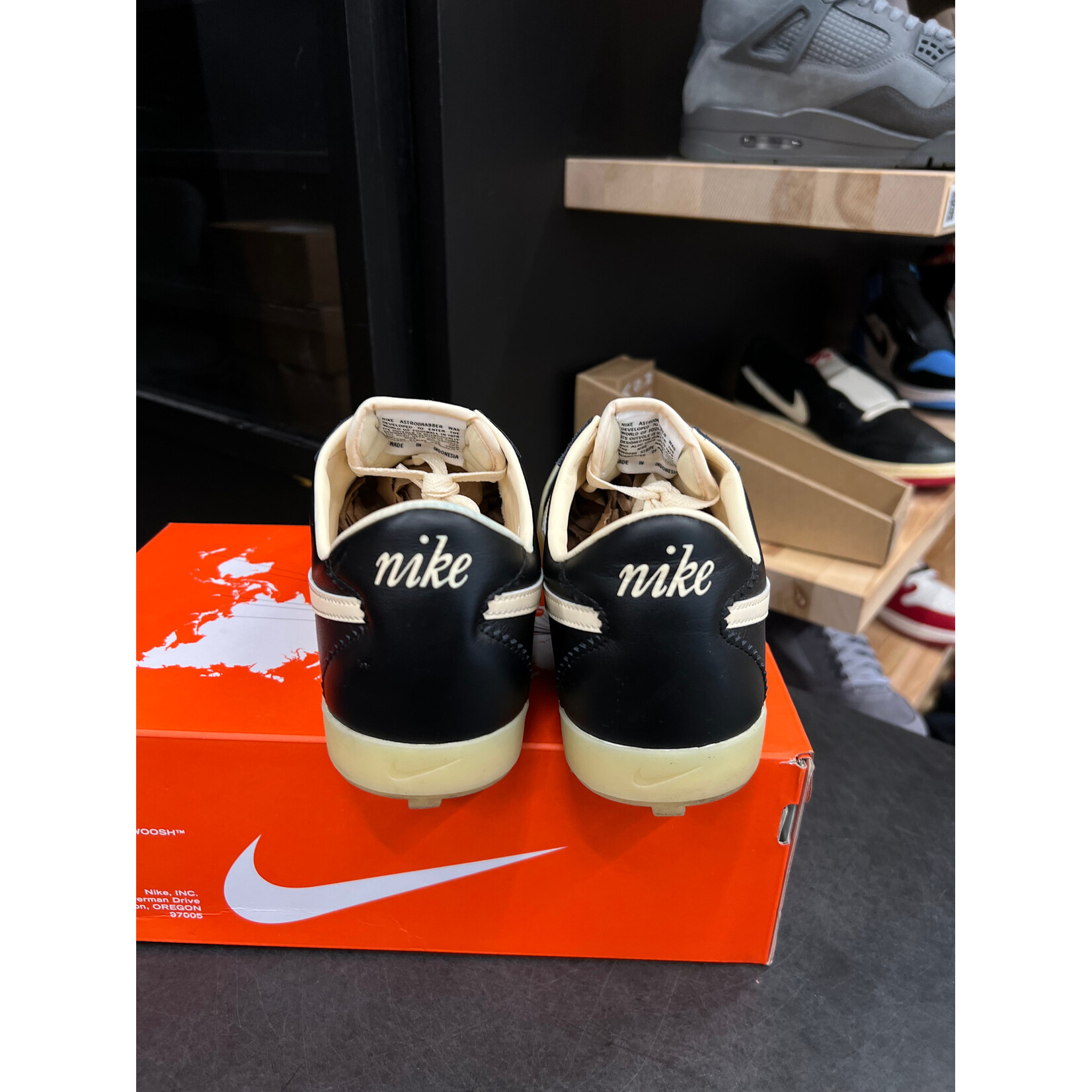 Nike Nike Astro Grabber Black Muslin Sail (Women's) Size 11W, PREOWNED