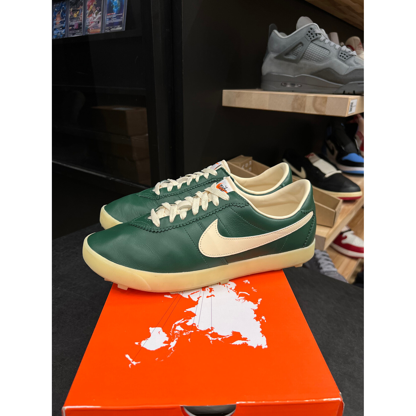 Nike Nike Astro Grabber Fir Muslin (Women's) Size 11W, PREOWNED