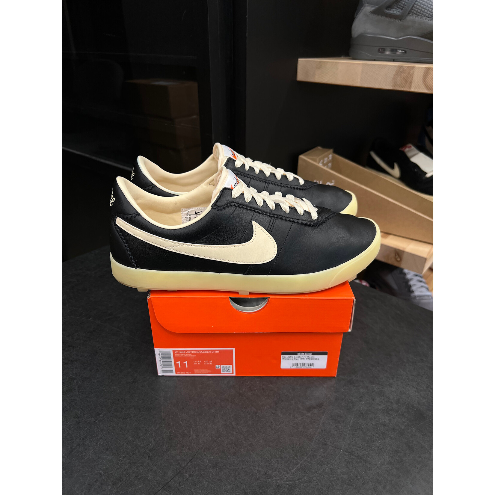 Nike Nike Astro Grabber Black Muslin Sail (Women's) Size 11W, PREOWNED