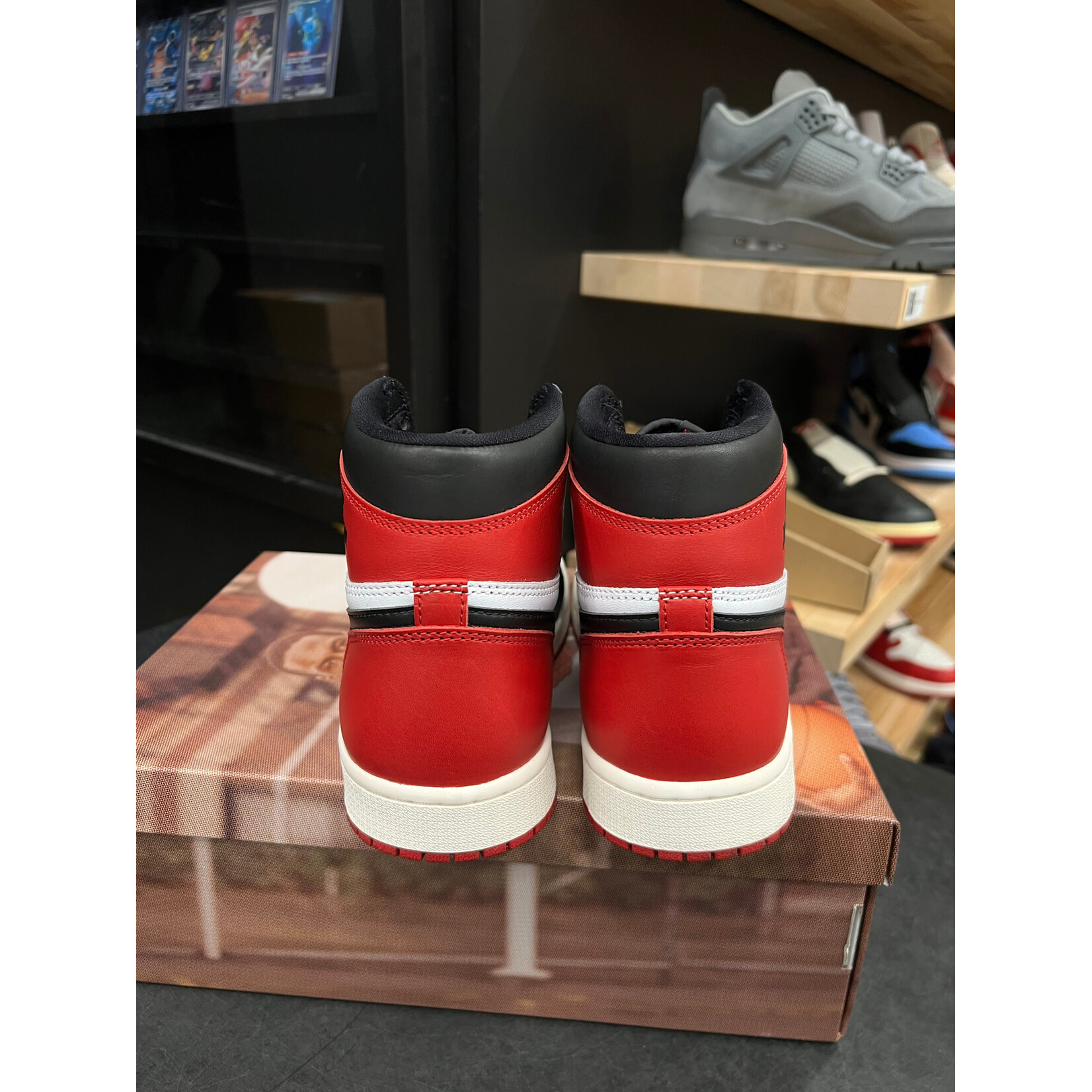 Jordan Jordan 1 Retro High OG Black Toe Reimagined Size 9.5, PREOWNED