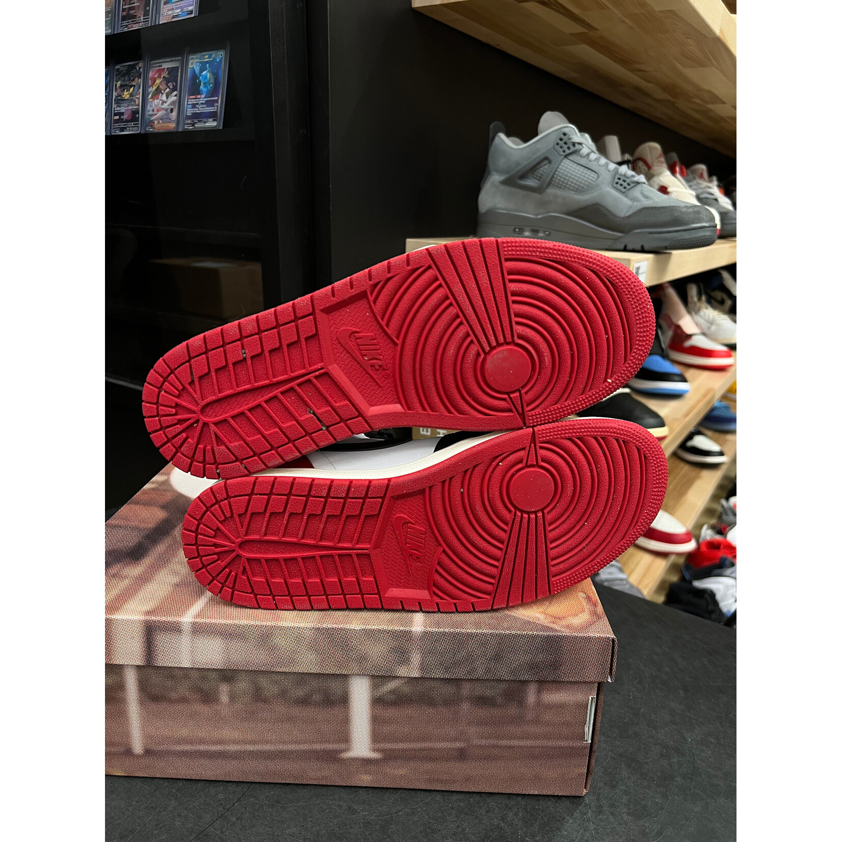 Jordan Jordan 1 Retro High OG Black Toe Reimagined Size 9.5, PREOWNED