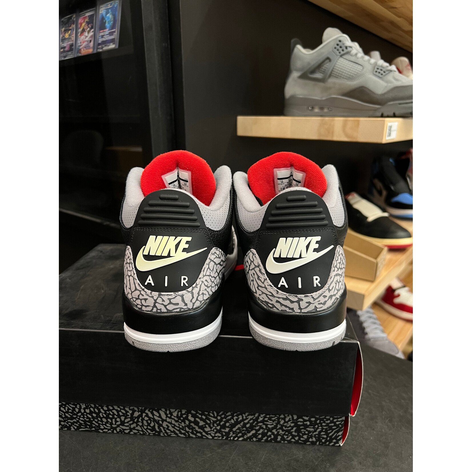 Jordan Jordan 3 Retro Black Cement (2018) Size 10, PREOWNED