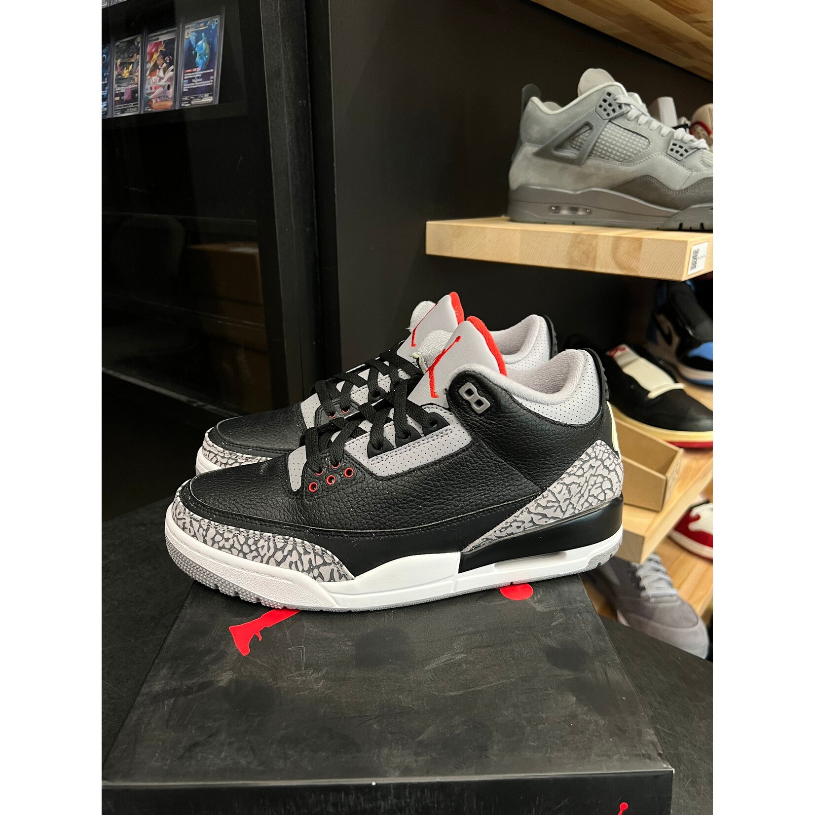 Jordan Jordan 3 Retro Black Cement (2018) Size 10, PREOWNED