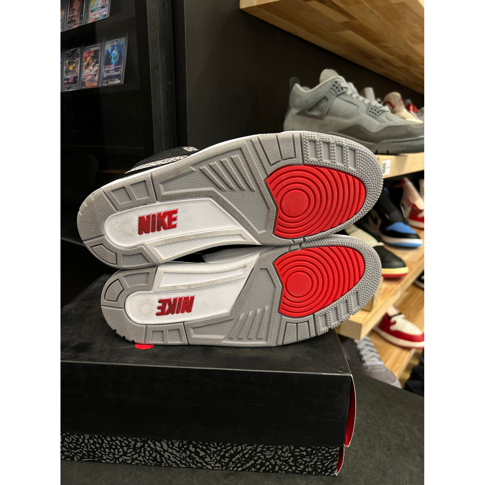 Jordan Jordan 3 Retro Black Cement (2018) Size 10, PREOWNED