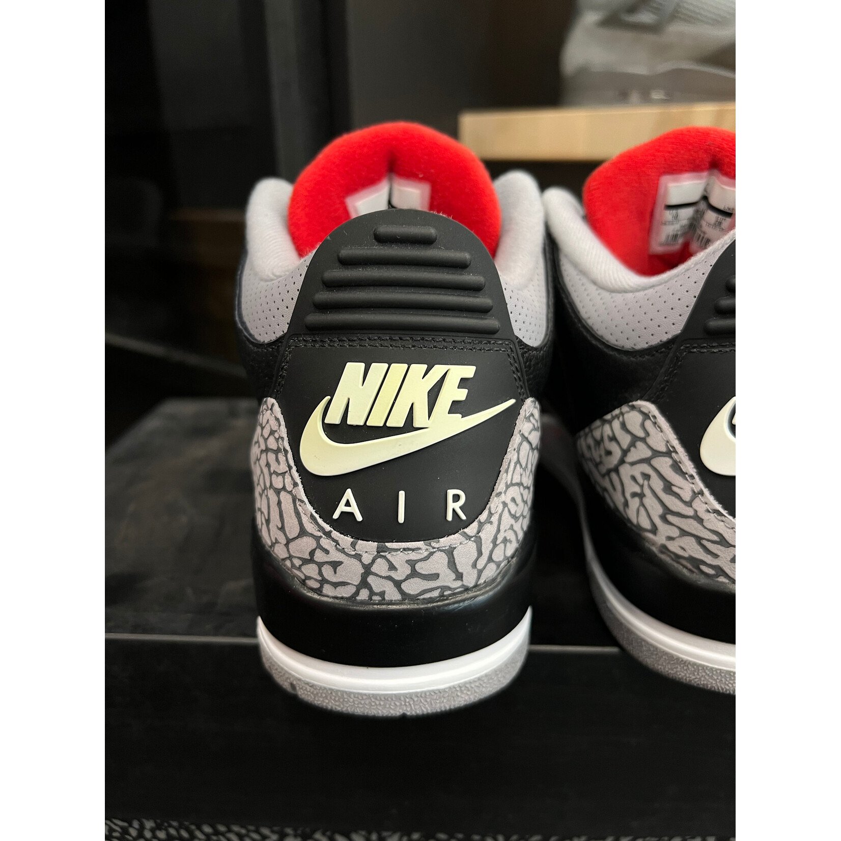 Jordan Jordan 3 Retro Black Cement (2018) Size 10, PREOWNED