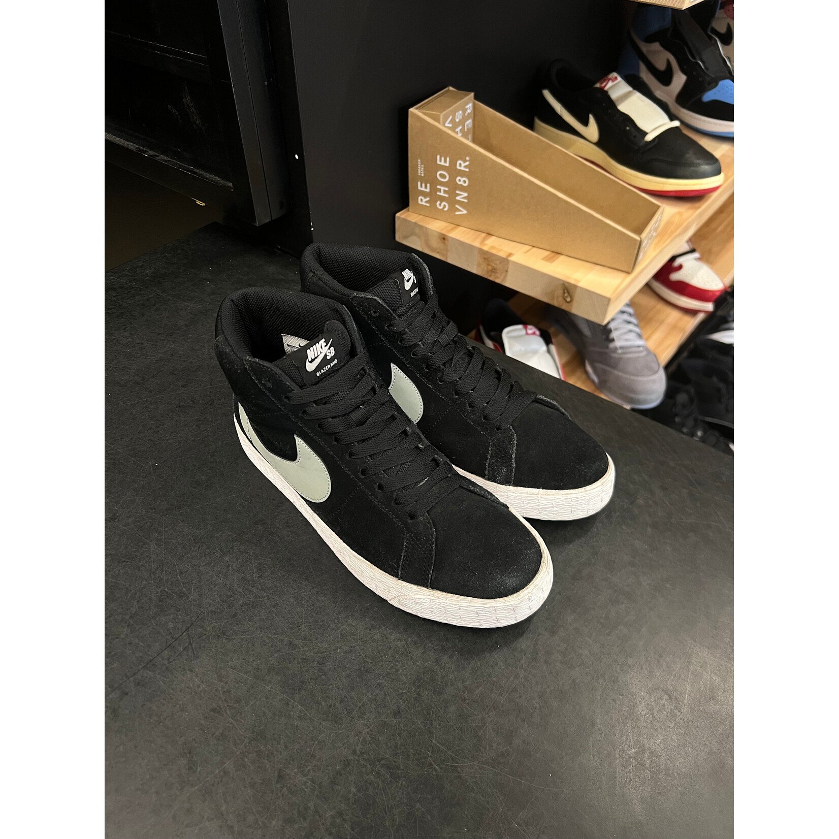 Nike Nike SB Blazer Black White Base Grey Size 9.5, PREOWNED