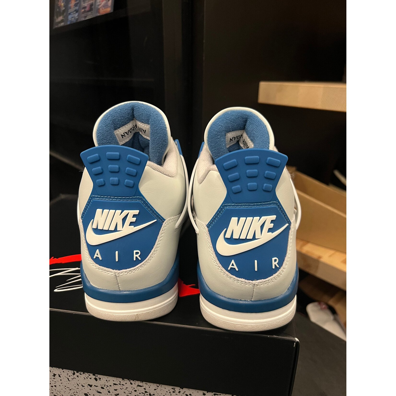 Jordan Jordan 4 Retro Military Blue (2024) Size 10.5, PREOWNED