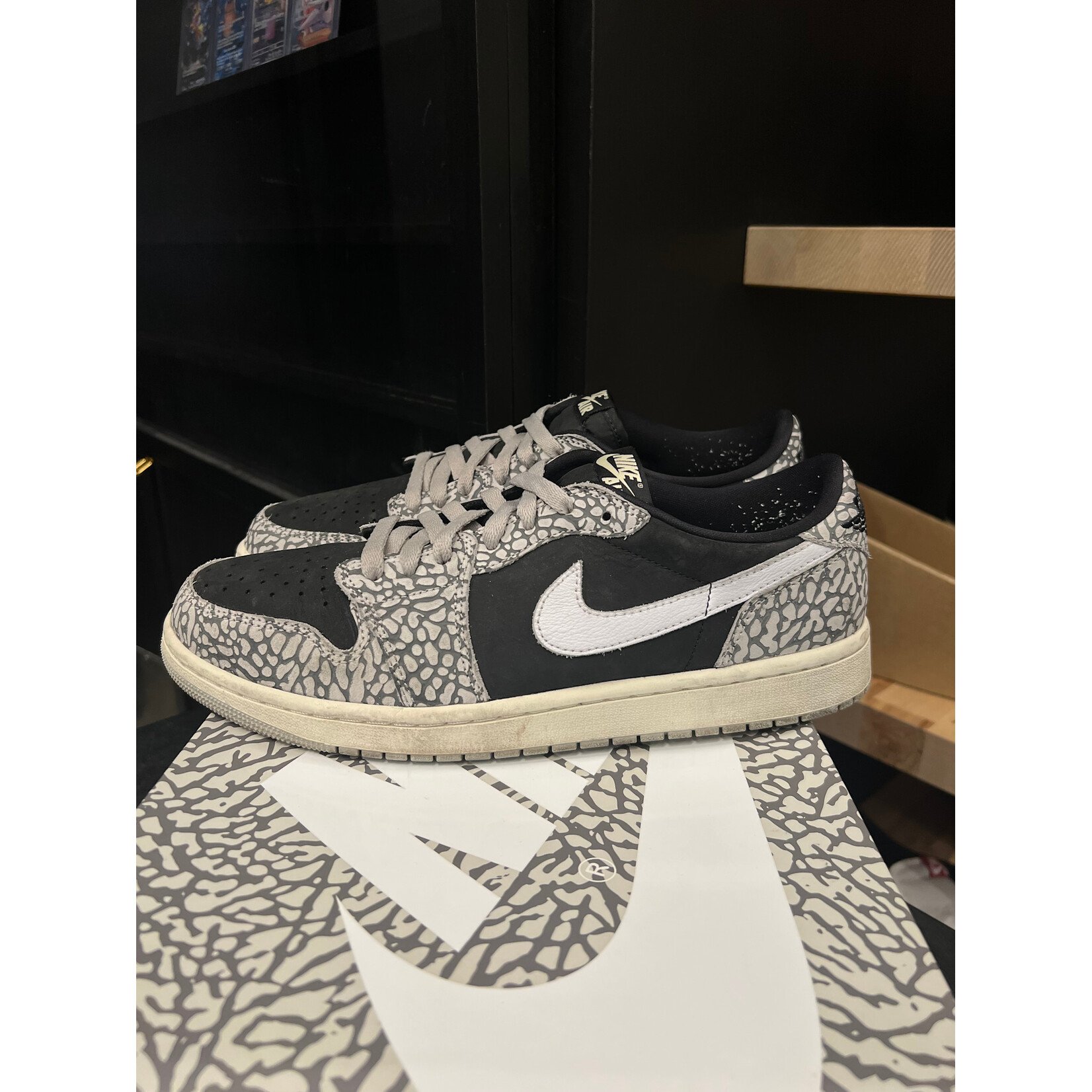Jordan Jordan 1 Retro Low OG Black Cement Size 10.5, PREOWNED