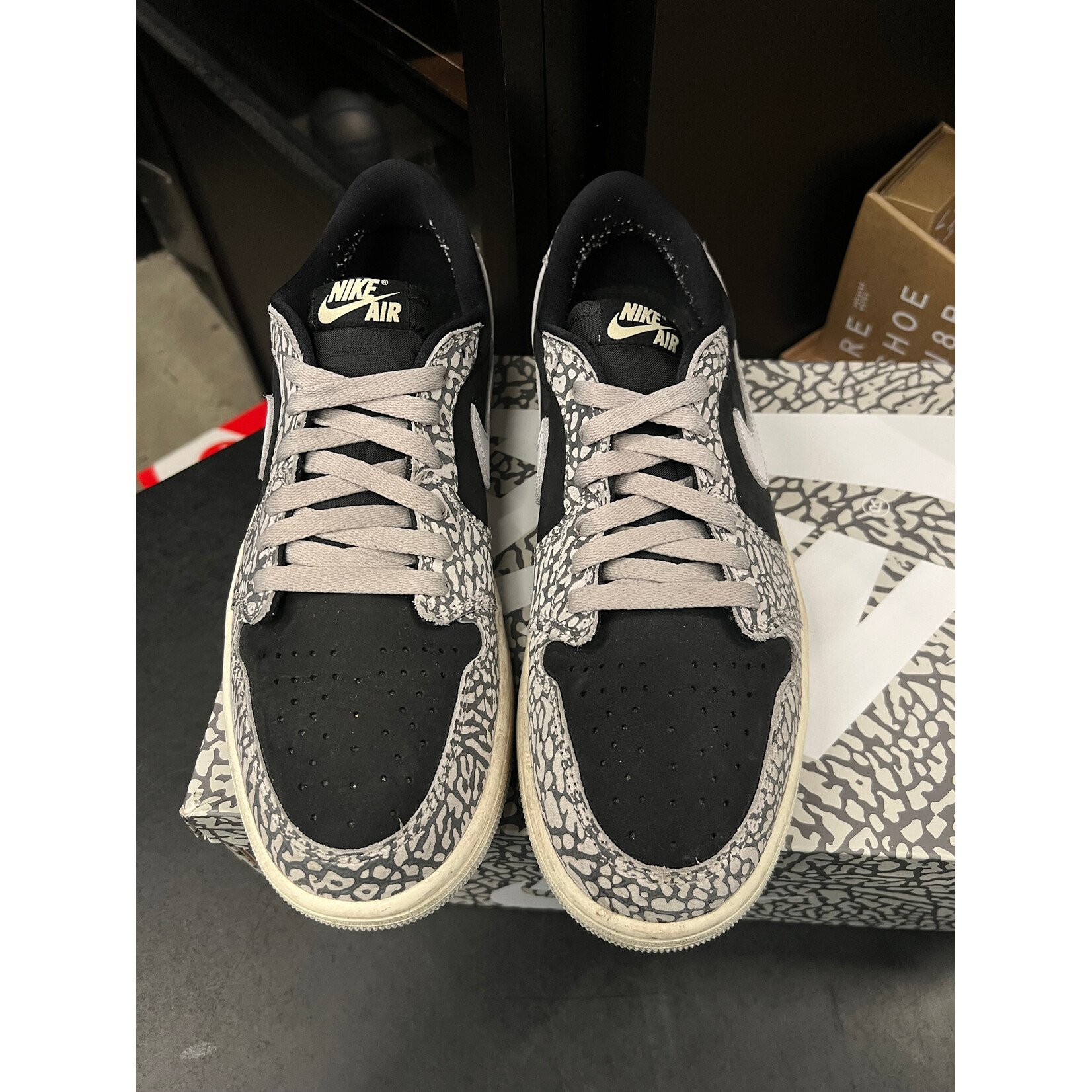 Jordan Jordan 1 Retro Low OG Black Cement Size 10.5, PREOWNED