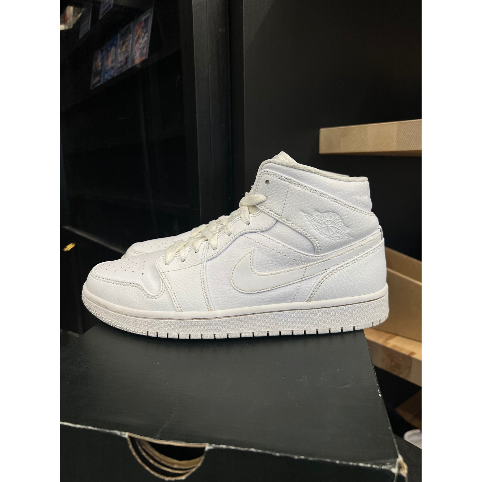Jordan Jordan 1 Mid Triple White Size 8.5, PREOWNED