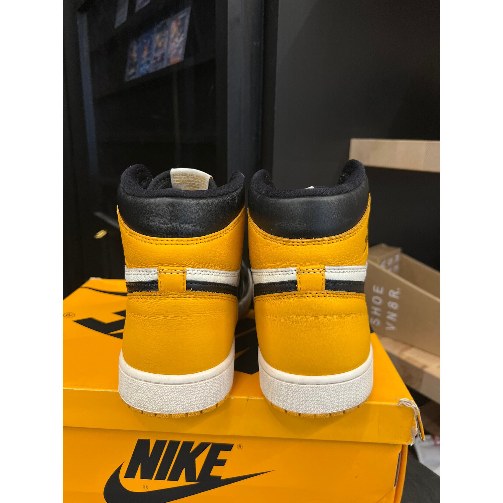Jordan Jordan 1 Retro High Taxi Size 12, PREOWNED