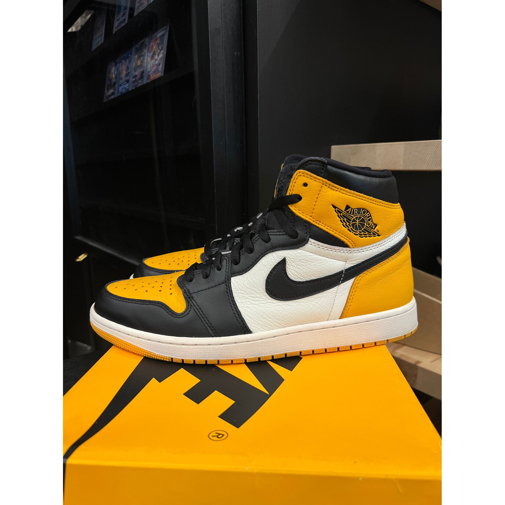 Jordan Jordan 1 Retro High Taxi Size 12, PREOWNED