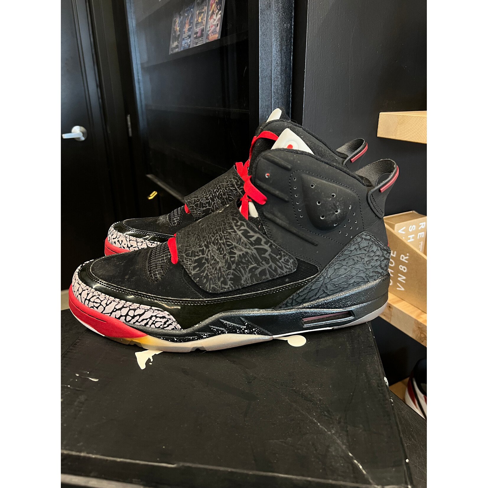 Jordan Jordan Son of Mars Black Cement Size 13, PREOWNED