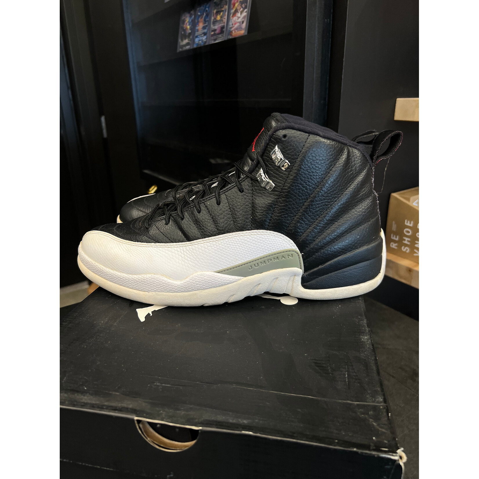 Jordan Jordan 12 Retro Playoffs (2012) Size 13, PREOWNED