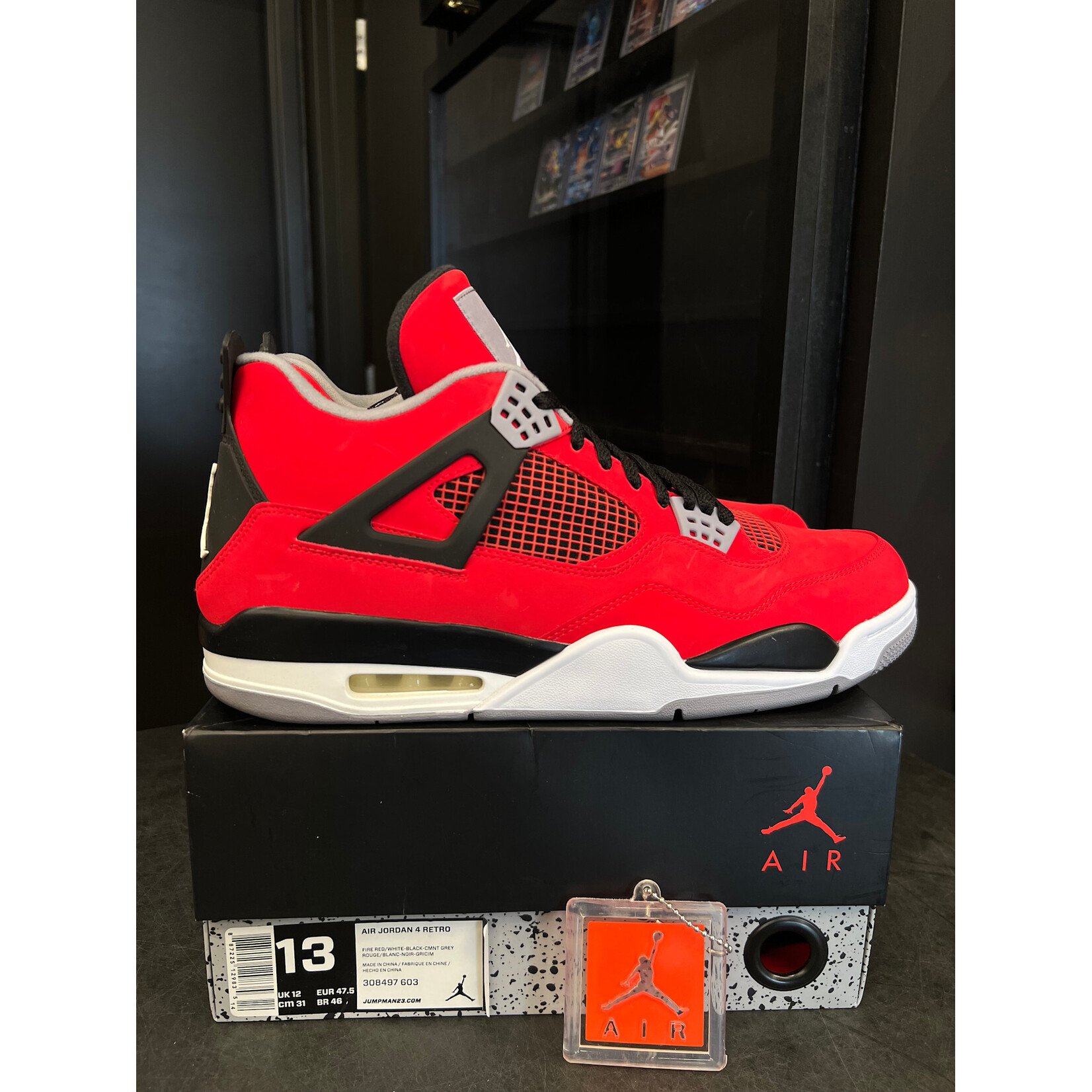 Jordan Jordan 4 Retro Toro Bravo Size 13, PREOWNED