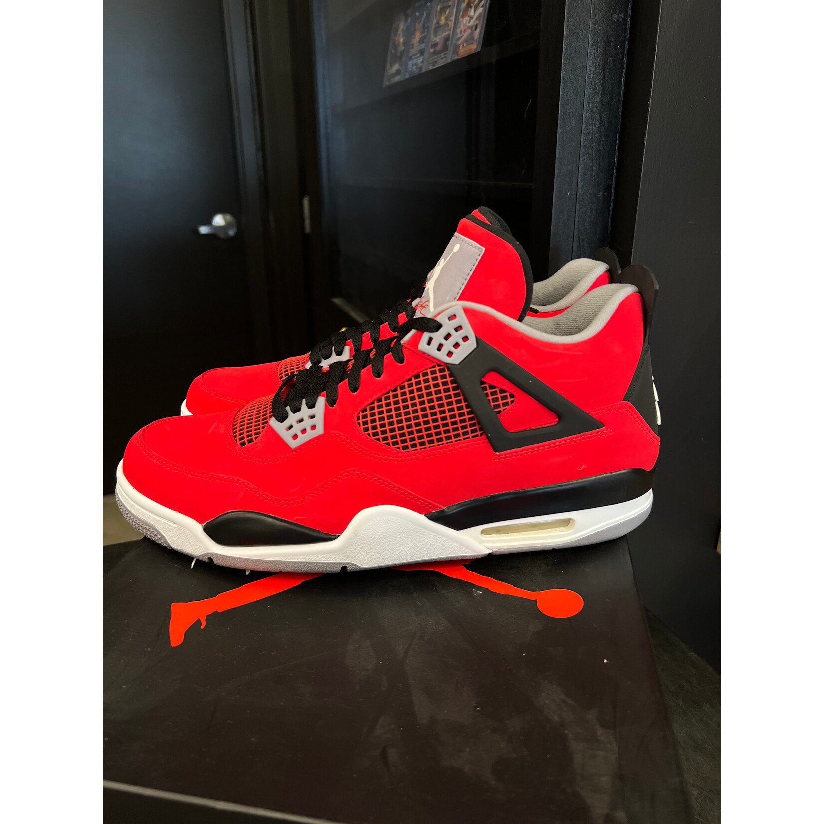 Jordan Jordan 4 Retro Toro Bravo Size 13, PREOWNED