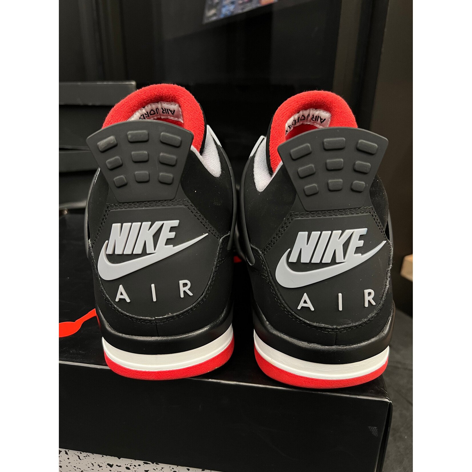 Jordan Jordan 4 Retro Bred (2019) Size 13, PREOWNED