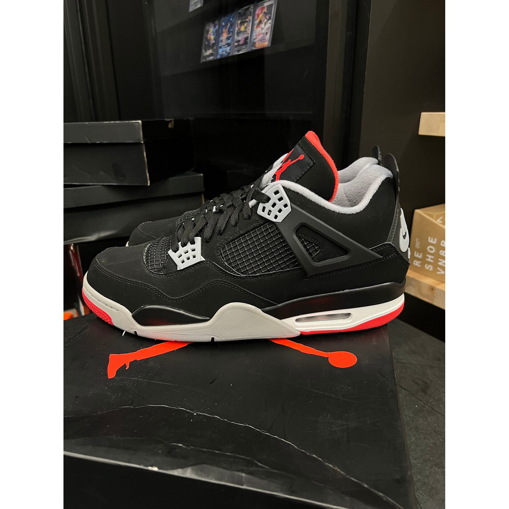 Jordan Jordan 4 Retro Bred (2019) Size 13, PREOWNED