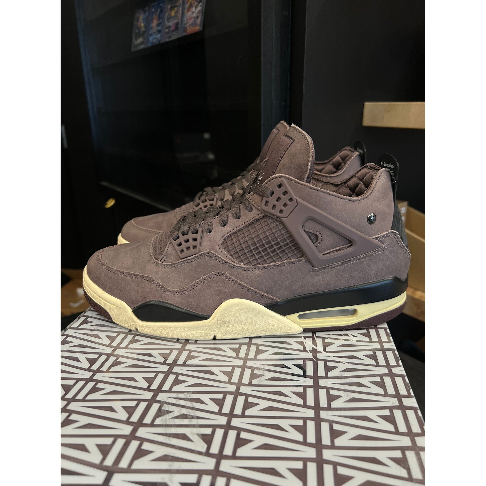 Jordan Jordan 4 Retro SP A Ma Maniére Violet Ore Size 10, PREOWNED