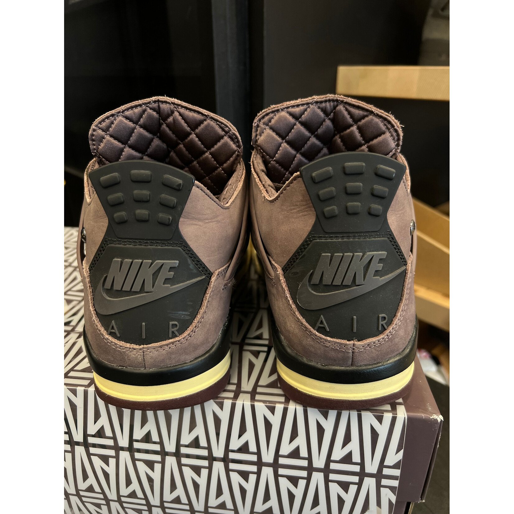 Jordan Jordan 4 Retro SP A Ma Maniére Violet Ore Size 10, PREOWNED