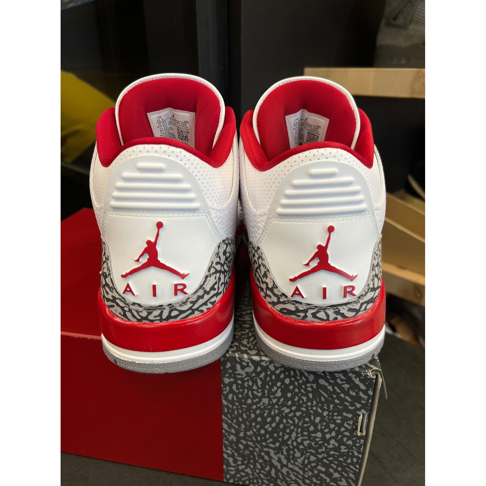 Jordan Jordan 3 Retro Cardinal Red Size 11.5, PREOWNED PADS