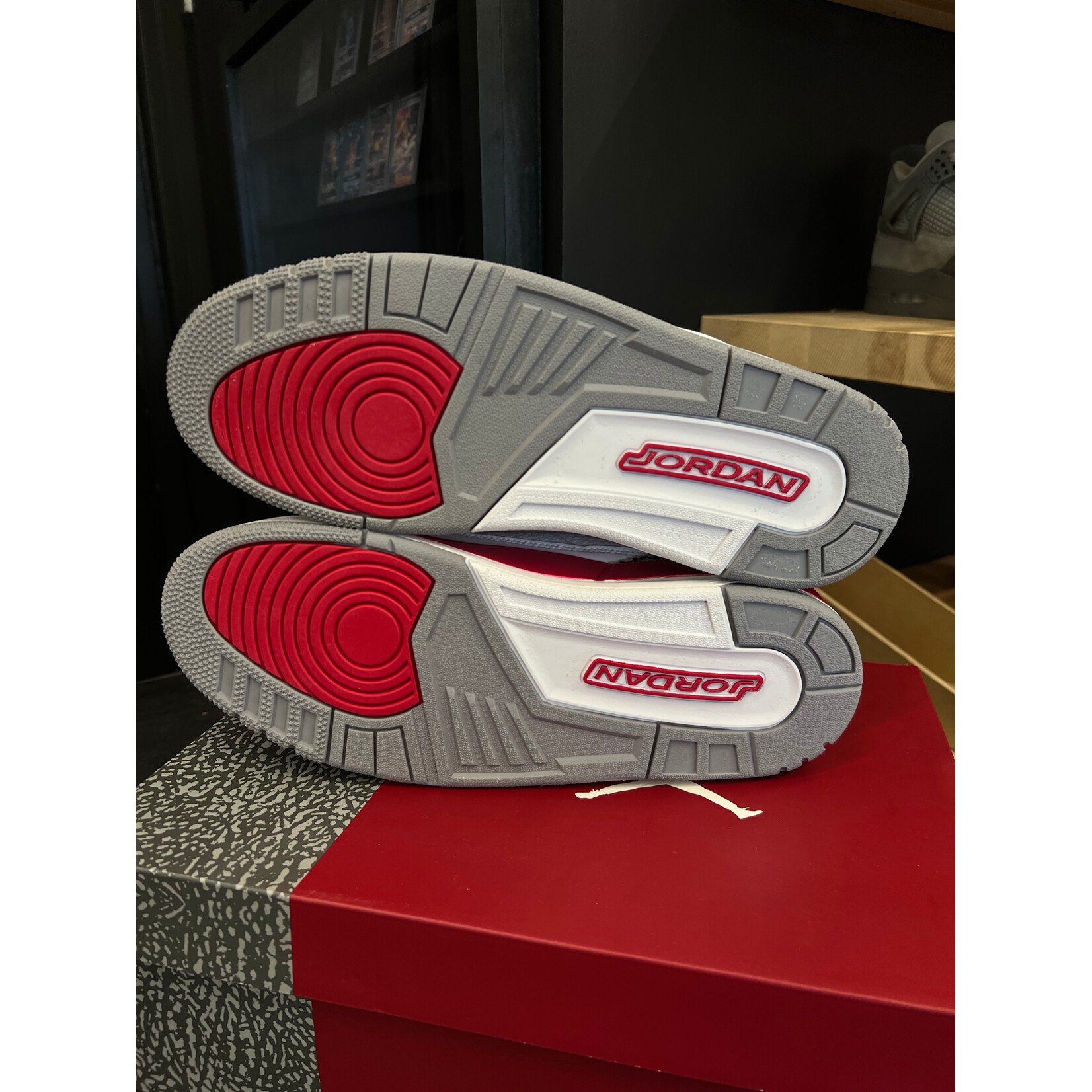 Jordan Jordan 3 Retro Cardinal Red Size 11.5, PREOWNED PADS