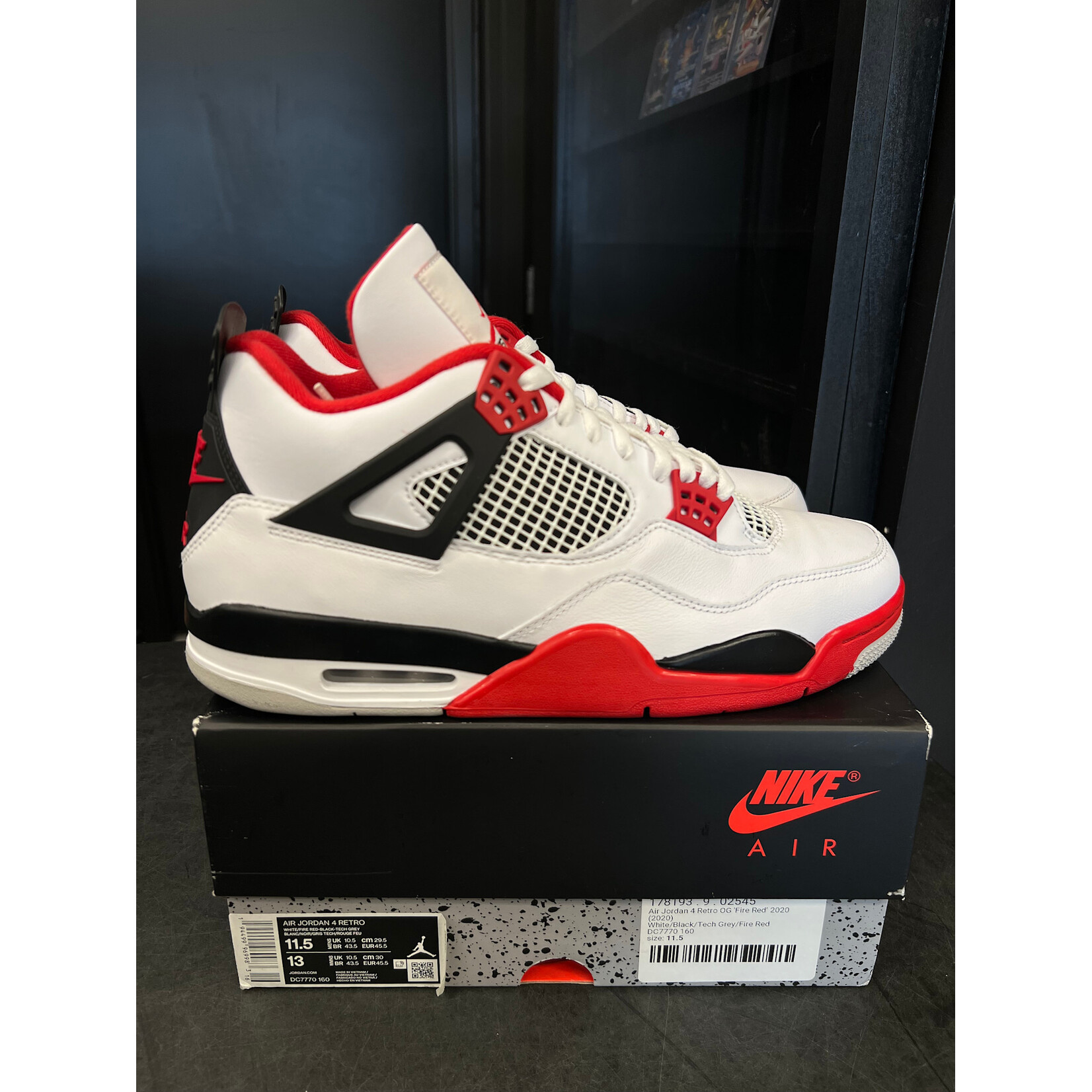 Jordan Jordan 4 Retro Fire Red (2020) Size 11.5, PREOWNED PADS