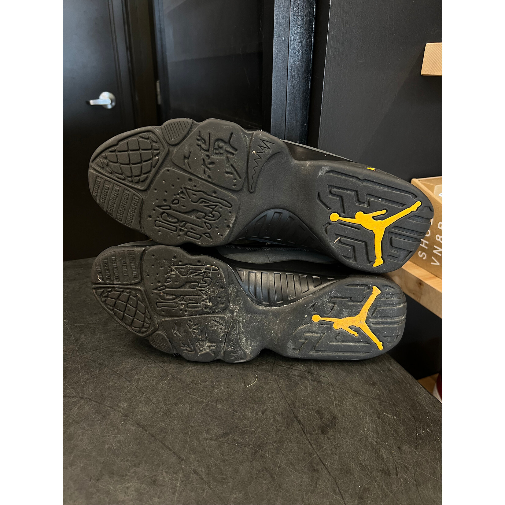 Jordan Jordan 9 Retro Dark Charcoal University Gold Size 13, PREOWNED NO BOX