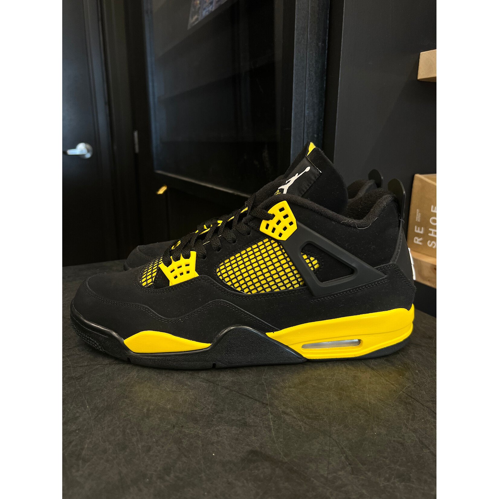 Jordan Jordan 4 Retro Thunder (2023) Size 13, PREOWNED NO BOX