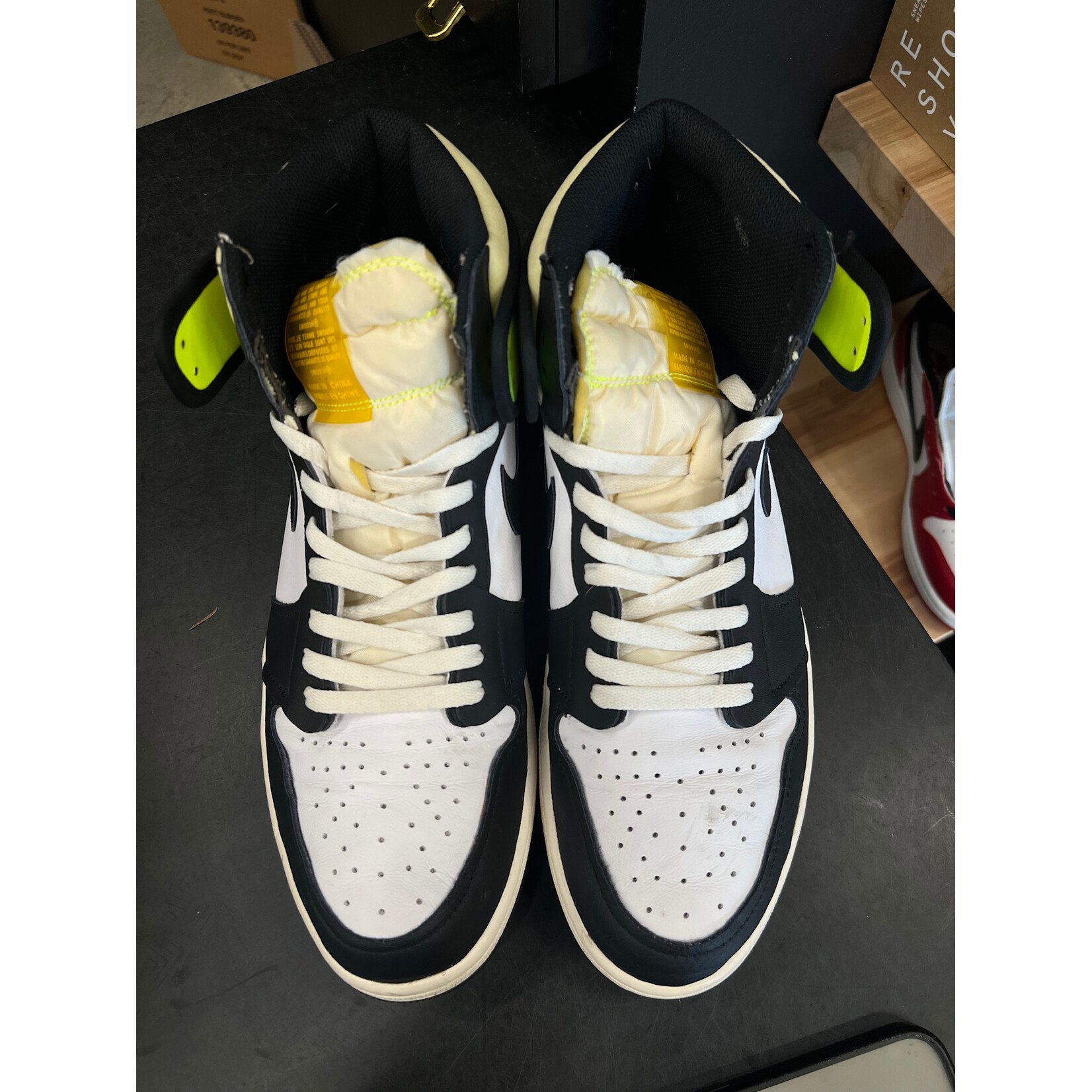Jordan Jordan 1 Retro High White Black Volt University Gold Size 14, PREOWNED NO BOX