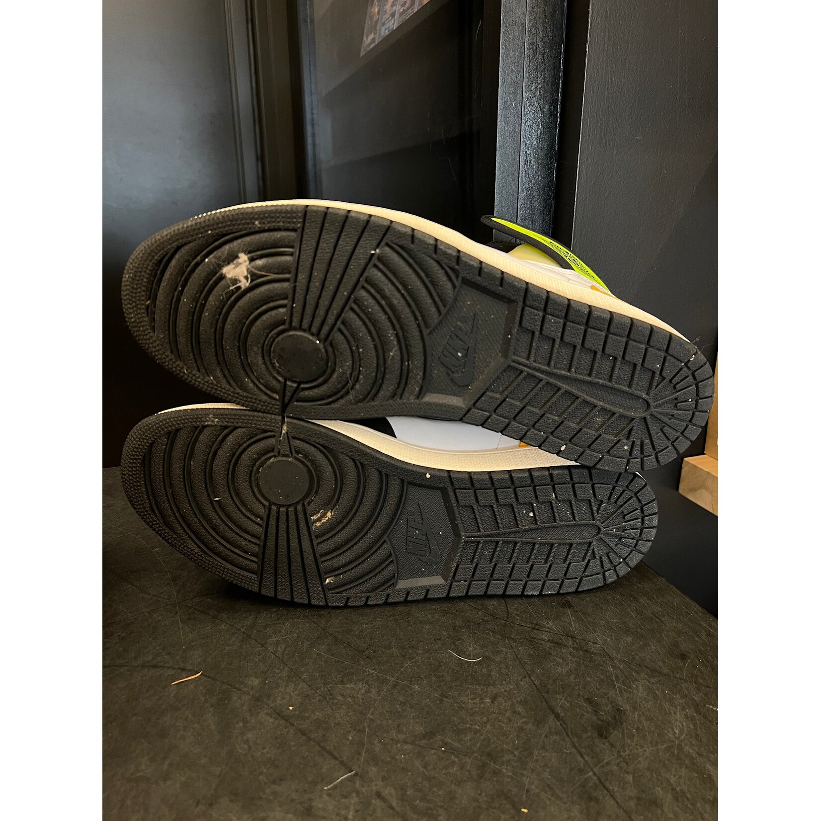 Jordan Jordan 1 Retro High White Black Volt University Gold Size 14, PREOWNED NO BOX