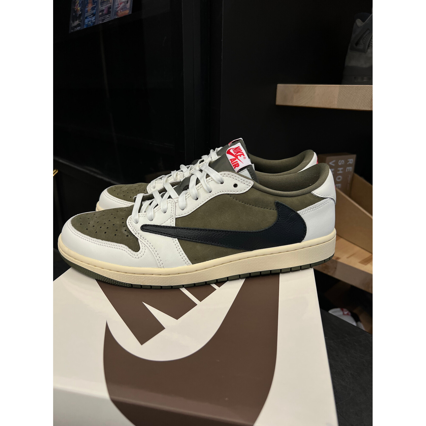 Jordan Jordan 1 Retro Low OG SP Travis Scott Medium Olive Size 10, PREOWNED