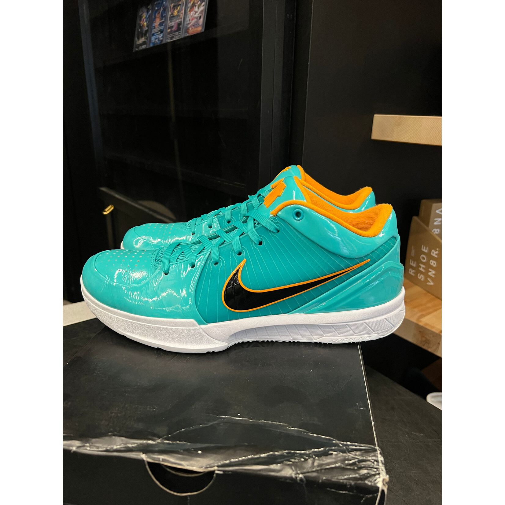 Nike Nike Kobe 4 Protro Undefeated San Antonio Spurs Size 10, PREOWNED