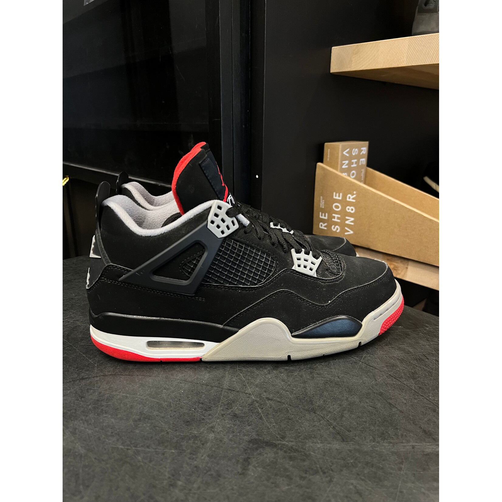 Jordan Jordan 4 Retro Bred (2019) Size 10.5, PREOWNED NO BOX